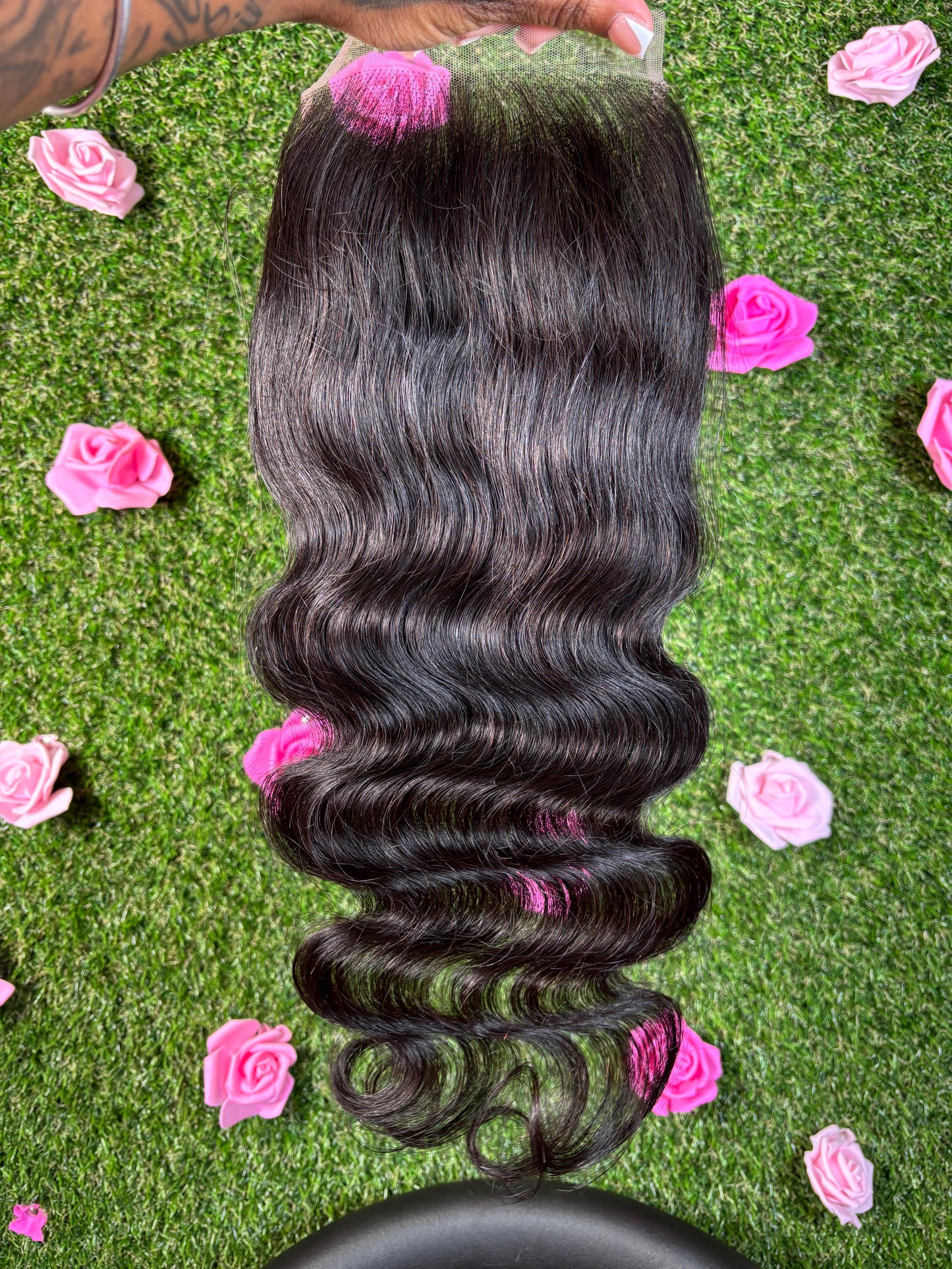 NATURAL BLACK CLOSURES